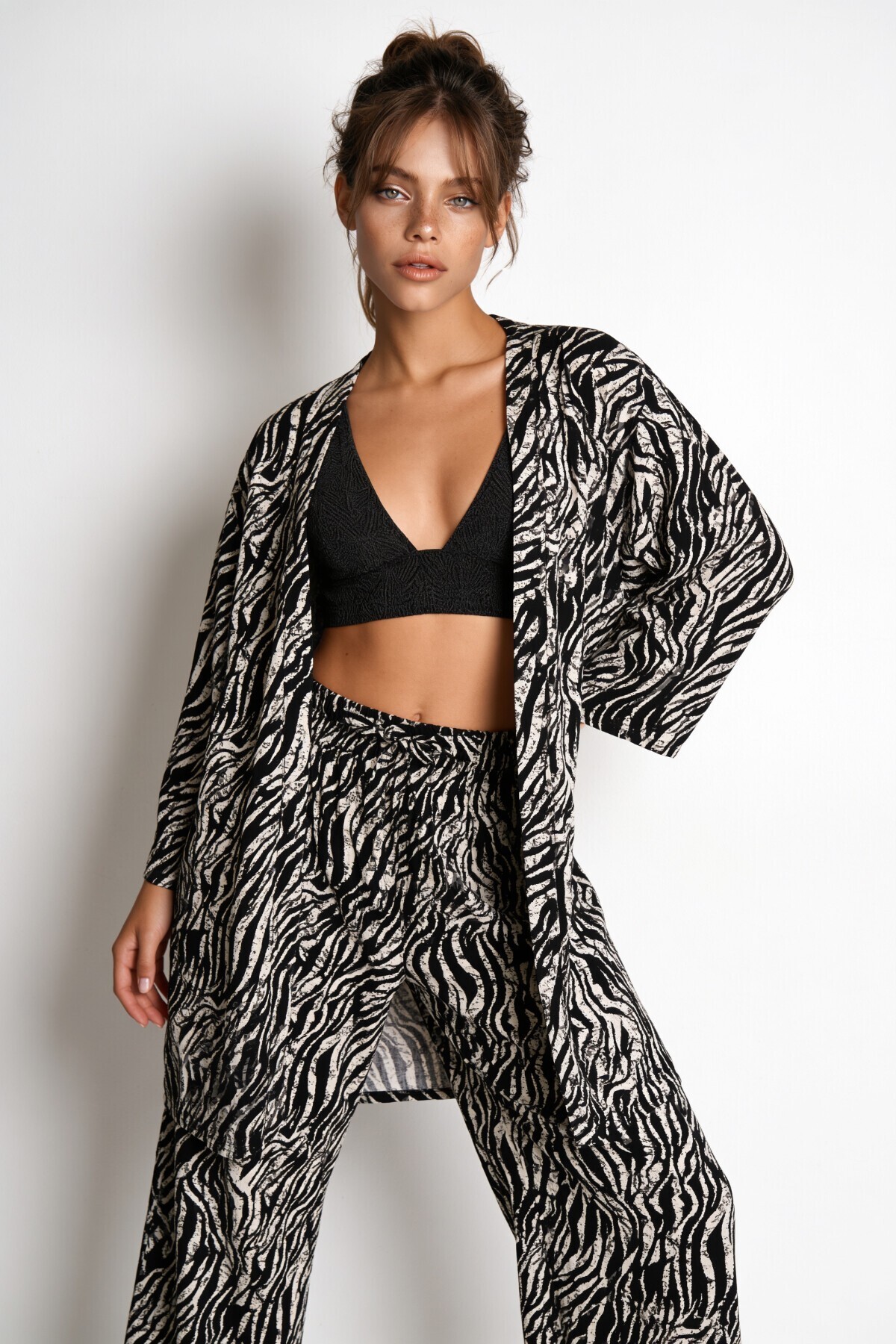 Desenli Yazlık Viskon Kimono Pantolon Takım SİYAH KEMİK LRN0013