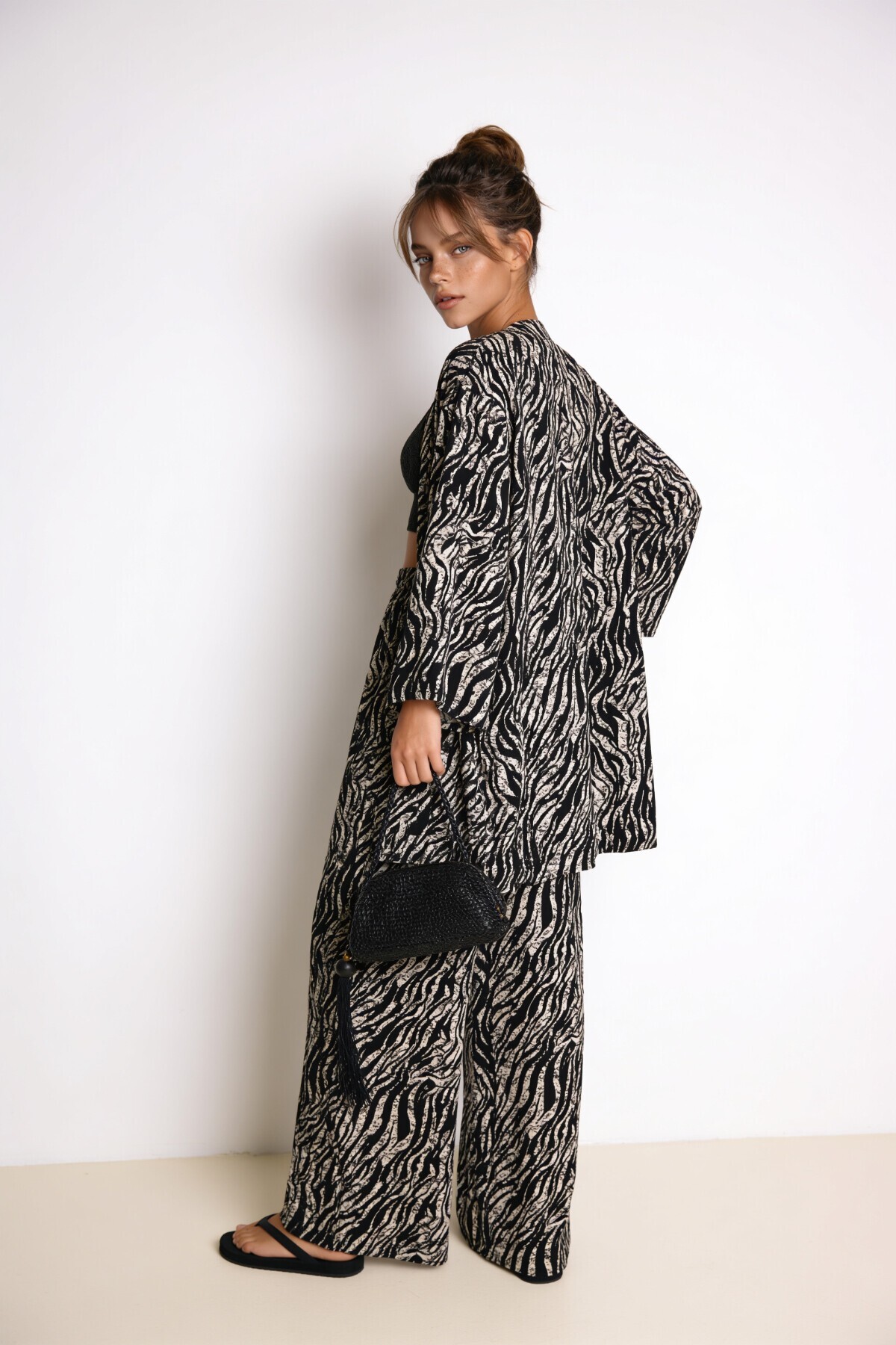 Desenli Yazlık Viskon Kimono Pantolon Takım SİYAH KEMİK LRN0013