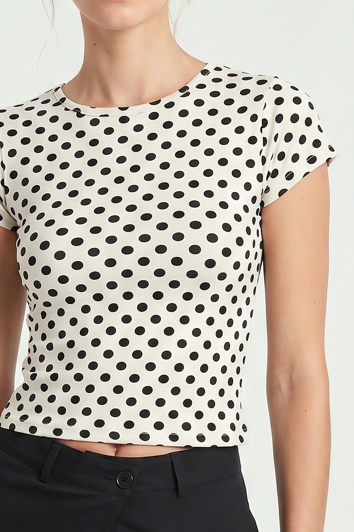 Puantiye Desenli Polyamid T-shirt BEYAZ LZV0083
