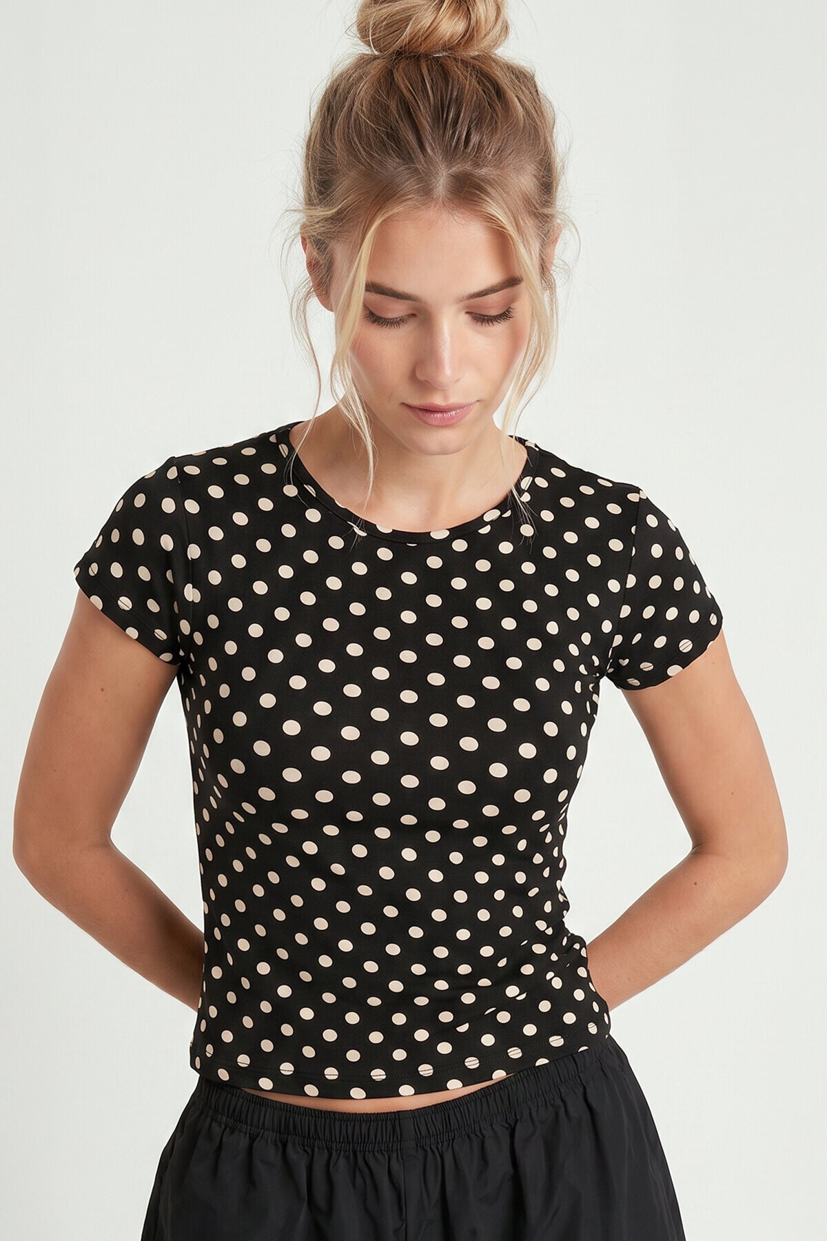 Puantiye Desenli Polyamid T-shirt SİYAH LZV0083
