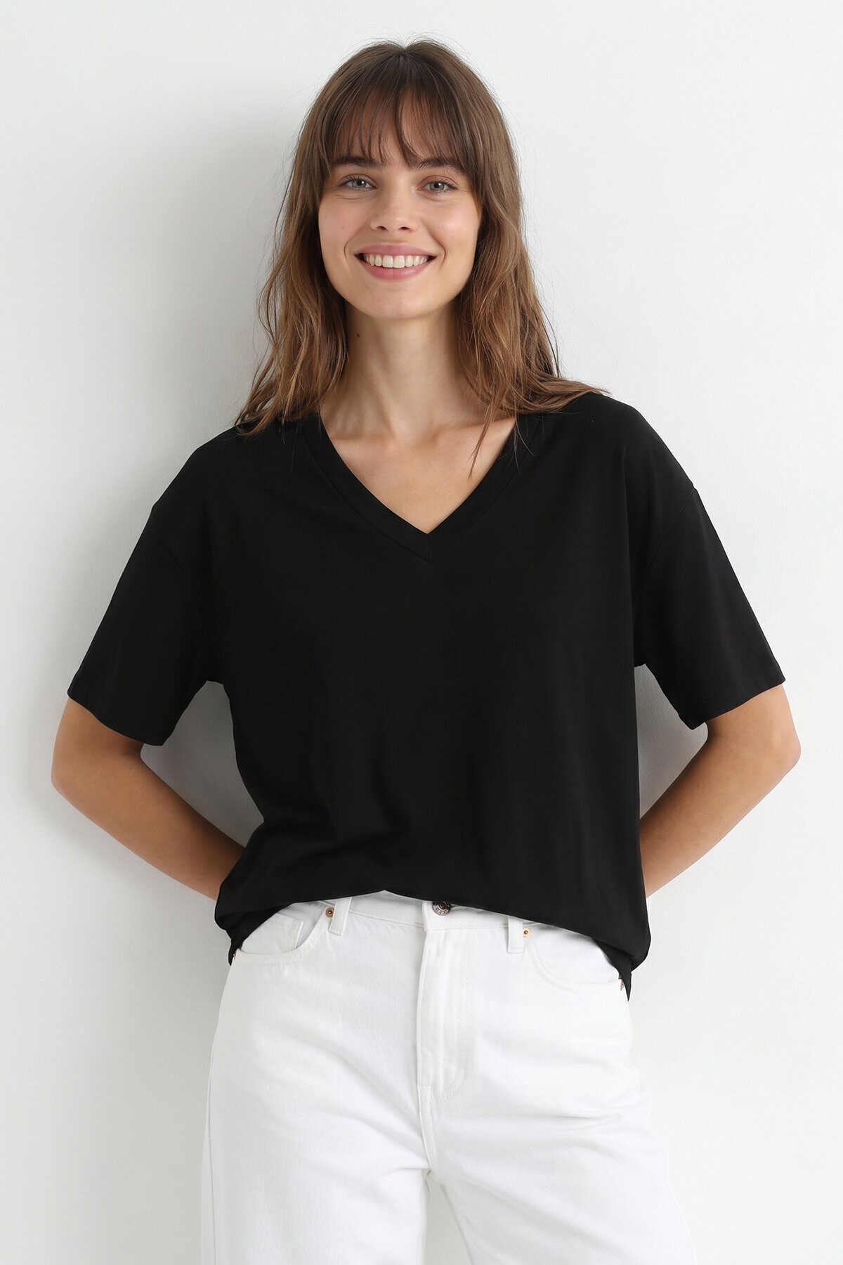 V Yaka Oversize Basic Örme T-shirt SİYAH LZV0072