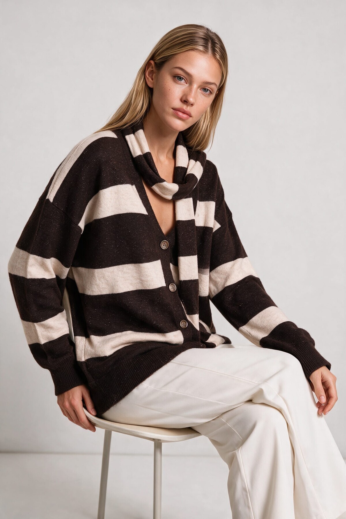 Atkılı Simli Çizgili Oversize Triko Hırka KAHVERENGİ KEMİK LYY0155