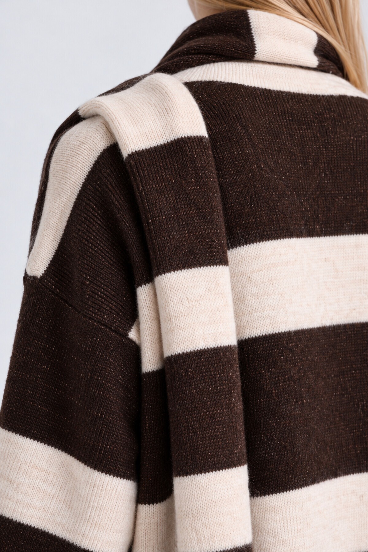Atkılı Simli Çizgili Oversize Triko Hırka KAHVERENGİ KEMİK LYY0155