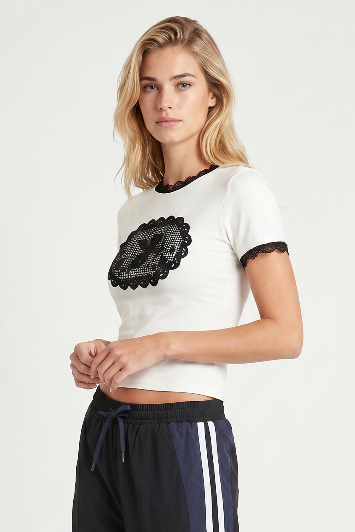 Baskılı Dantel Detaylı Örme T-shirt EKRU LUB0353