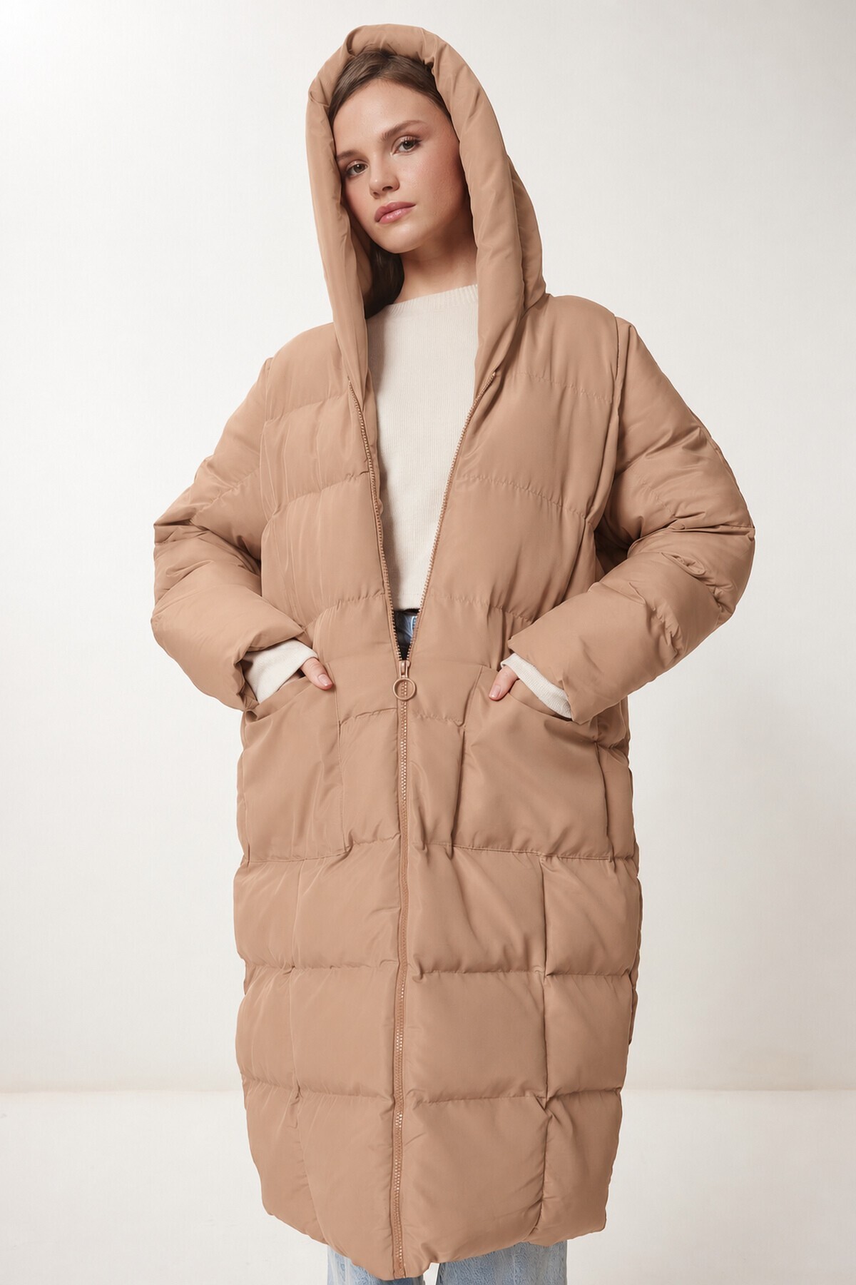 Kapüşonlu Oversize Uzun Şişme Kaban CAMEL LNT0001
