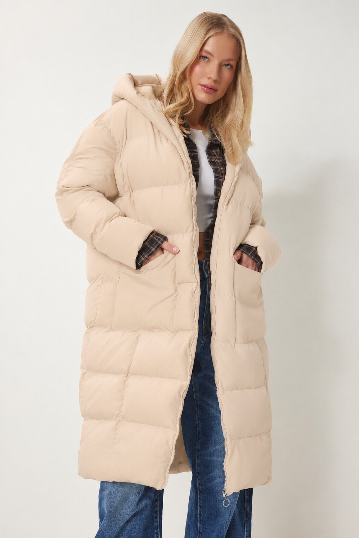 Kapüşonlu Oversize Uzun Şişme Kaban KREM LNT0001