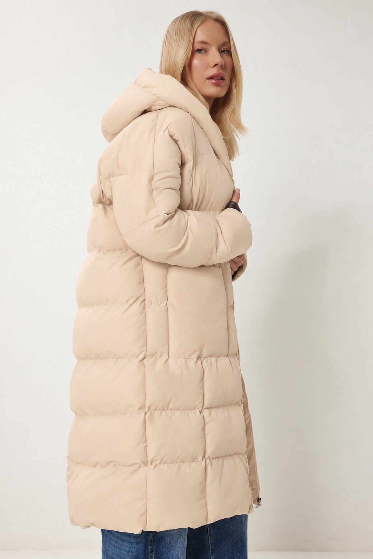 Kapüşonlu Oversize Uzun Şişme Kaban KREM LNT0001