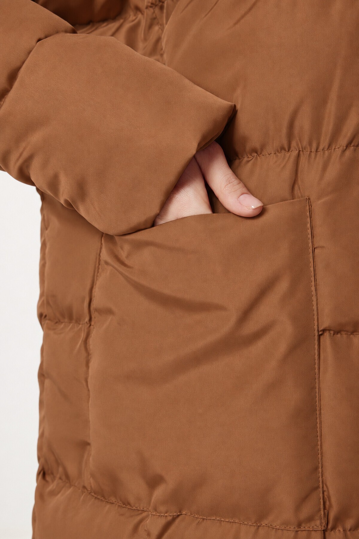 Kapüşonlu Oversize Uzun Şişme Kaban TABA LNT0001
