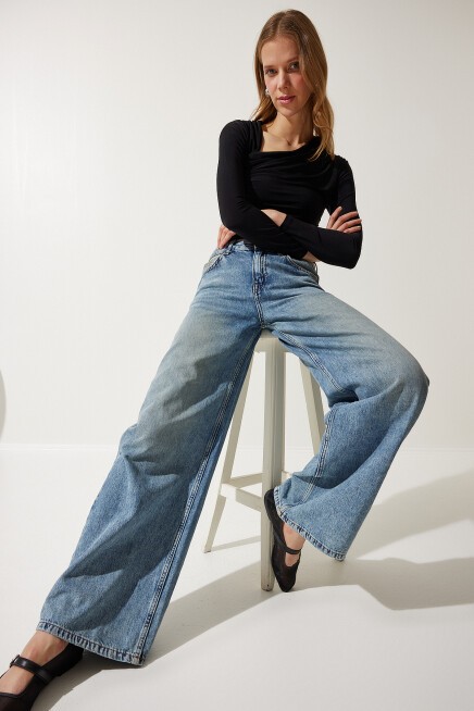 ASİMETRİK YAKA BÜZGÜLÜ ÖRME BLUZ