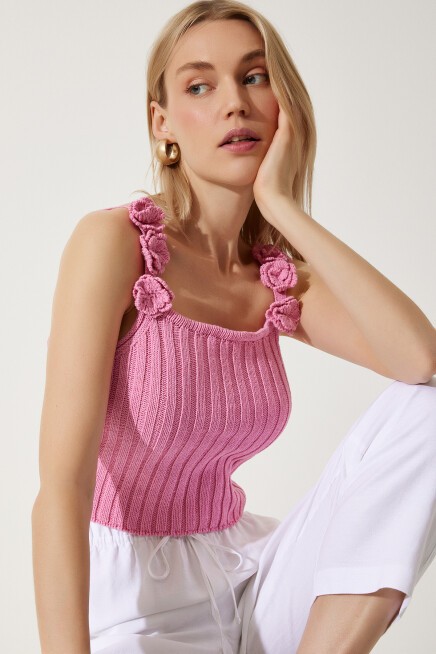 ÇİÇEKLİ ASKILI CROP TRİKO BLUZ