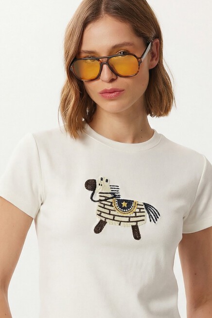 Armalı Nakışlı Pamuklu Örme T-shirt BEYAZ LCR0114