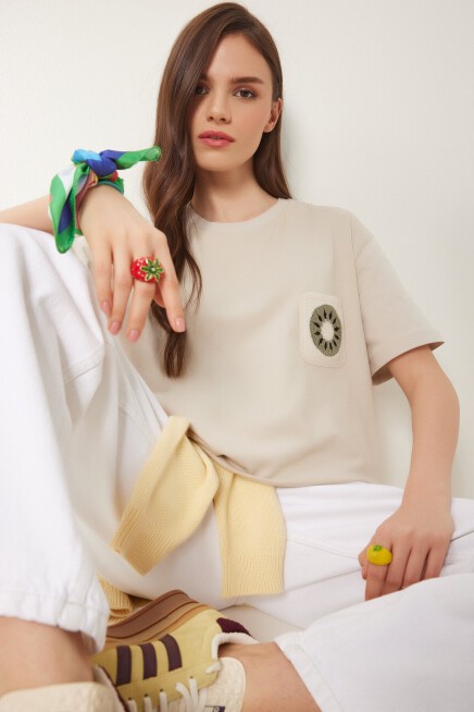 Nakış Cepli Pamuklu T-shirt KREM LCR0026