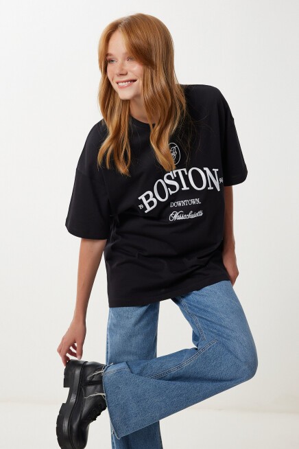 Nakış İşlemeli Oversize Örme T-shirt SİYAH LKT0014