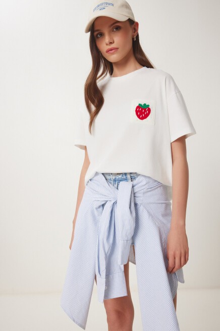 Çilekli Nakış Detaylı Pamuklu T-shirt KEMİK LUB0108