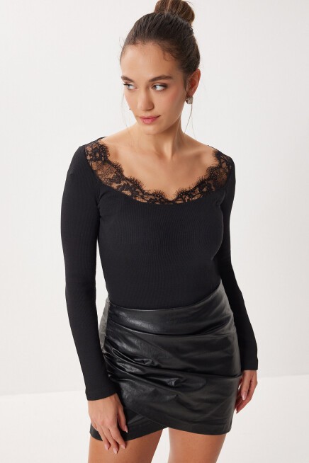 Dantel Detaylı Fitilli Örme Bluz SİYAH LRN0002