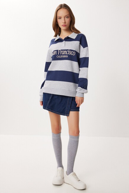 Çizgili Baskılı Polo Yaka Şardonlu Örme Sweatshirt GRİ LACİVERT LUB0307