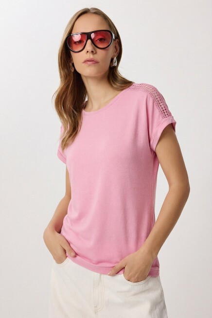 Güpür Detaylı Viskon T-shirt PEMBE LRN0006