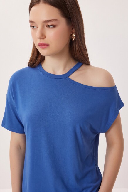 Cut Out Detaylı Viskon Bluz 1804 KOYU MAVİ LRN0004