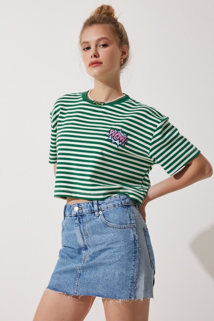 Nakış Detaylı Çizgili %100 Pamuk Crop Örme T-shirt YEŞİL LCR0005