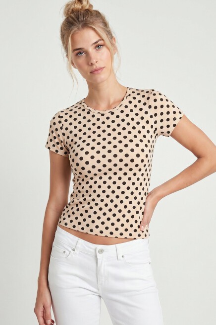 Puantiye Desenli Polyamid T-shirt KREM LZV0083