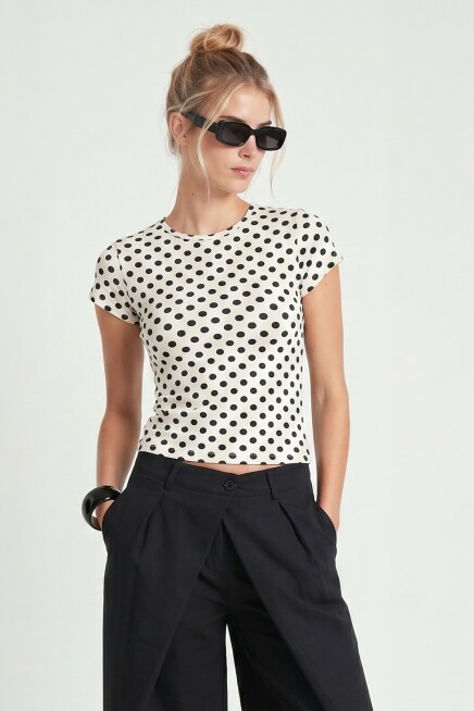 Puantiye Desenli Polyamid T-shirt BEYAZ LZV0083