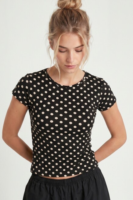 Puantiye Desenli Polyamid T-shirt SİYAH LZV0083