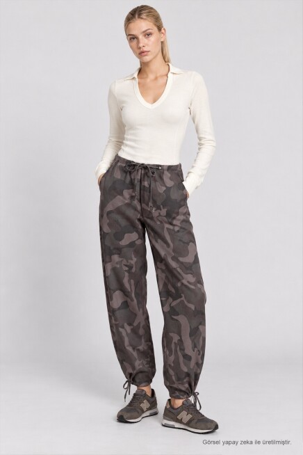 Kamuflaj Desenli Gabardin Pantolon FÜME LBY0116