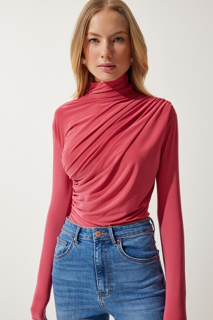 BÜZGÜ DETAYLI DİK YAKA SANDY BLUZ