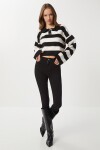 Şık Düğmeli Yaka Çizgili Crop Triko Kazak SİYAH KREM LBV0020