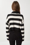 Şık Düğmeli Yaka Çizgili Crop Triko Kazak SİYAH KREM LBV0020