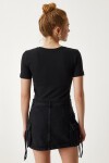 Fiyonk Detaylı Crop Örme T-shirt SİYAH LMC0005