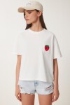 Çilekli Nakış Detaylı Pamuklu T-shirt KEMİK LUB0108