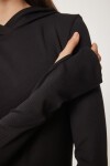 Parmak ve Sırt Cut Out Detaylı Kapüşonlu Örme Sweatshirt SİYAH LVX0004
