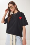 Kalp Nakışlı Örme T-shirt SİYAH LZV0018